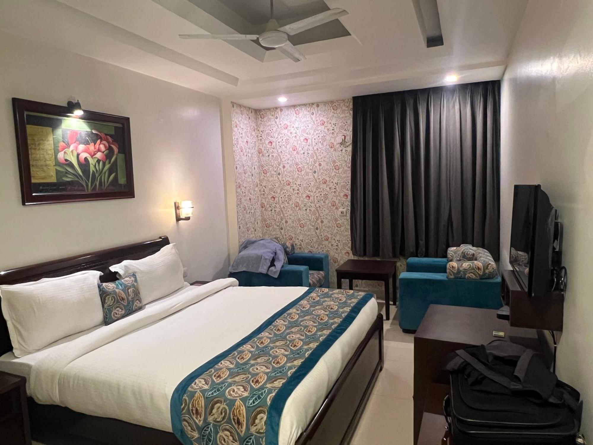 Nikko Blue - Boutique Hotel Gurgaon Exterior photo
