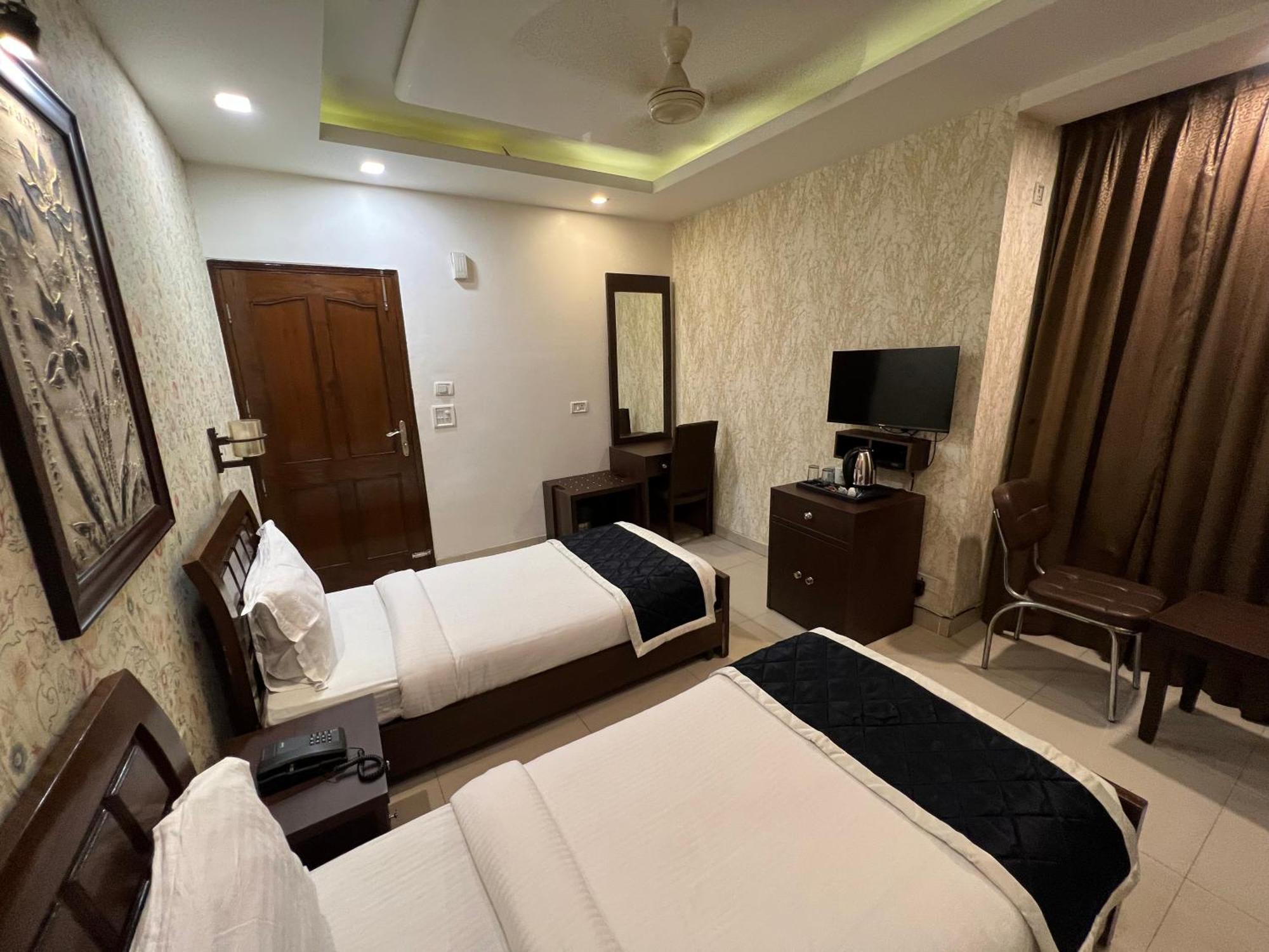 Nikko Blue - Boutique Hotel Gurgaon Exterior photo