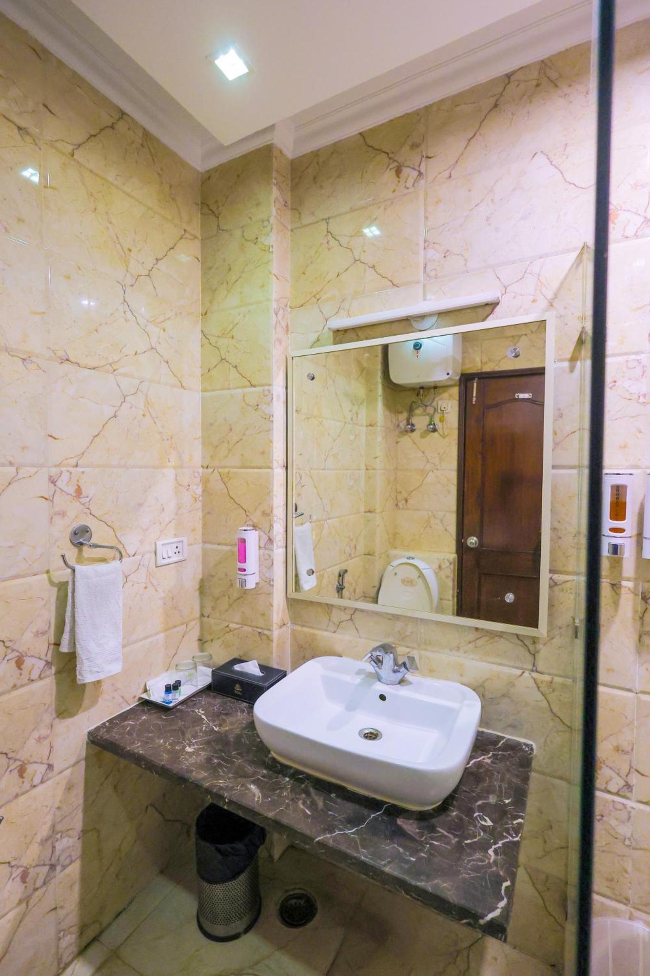 Nikko Blue - Boutique Hotel Gurgaon Exterior photo